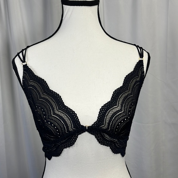 Cosabella Ceylon Italian Black Lace Criss Cross Strappy V Neck Bralette, Large - Picture 3 of 6